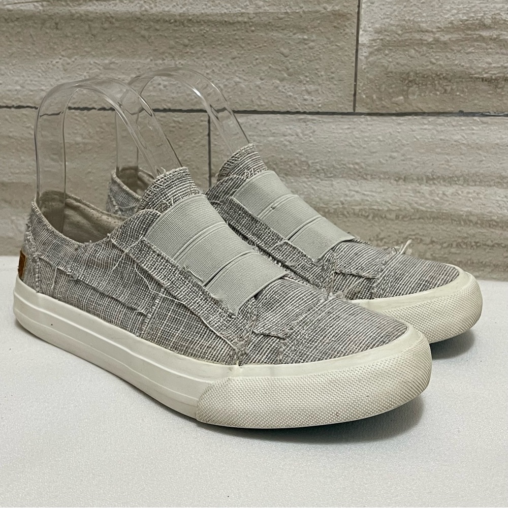 Blowfish Malibu Maura Distressed Sneakers ZS001 Low Top Slip On Gray Women 6M